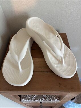 Women’s Freewater Cloud9 Ultra Bliss Recovery Thong Sandals